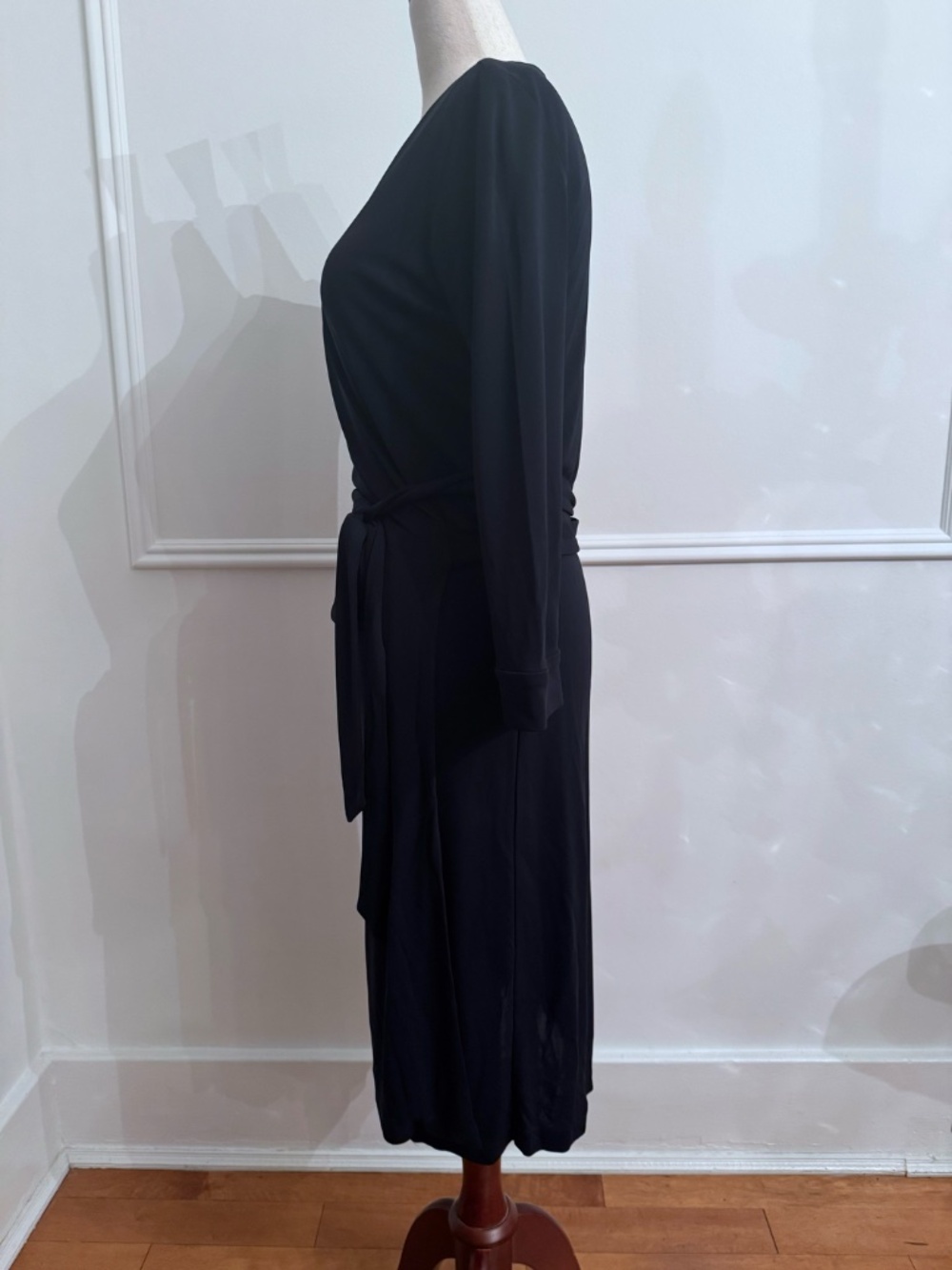 Diane von Furstenberg Navy Wrap Dress Long Sleeve Jersey Midi Made in USA 10 - Picture 2 of 6